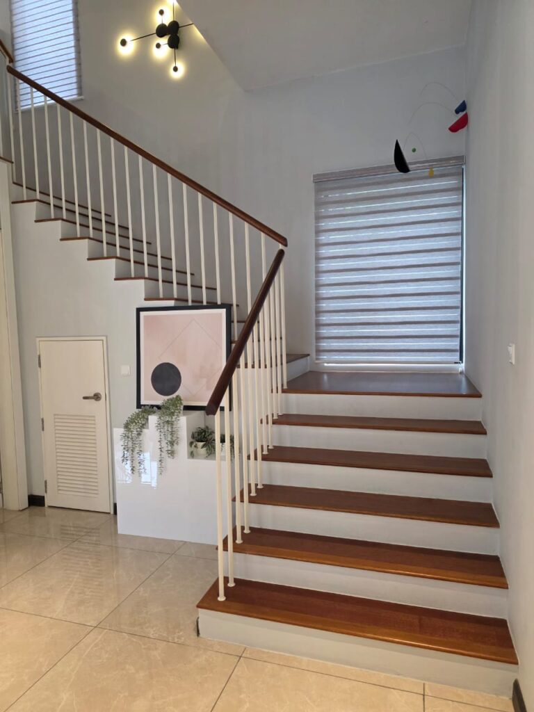 The silent wisdom of staircases