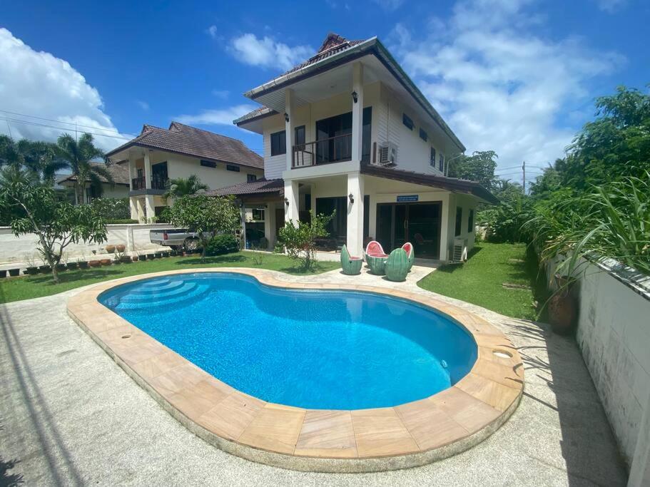 Building a bungalow that nurtures life
